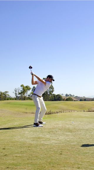 Playing golf at Oaks Cypress Lakes Resort - Pokolbin - Hunter Valley